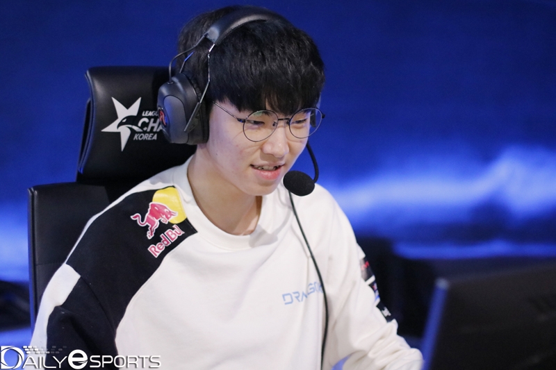 에코로 좋은 활약을 펼친 드래곤X의 미드 라이너 '쵸비' 정지훈.