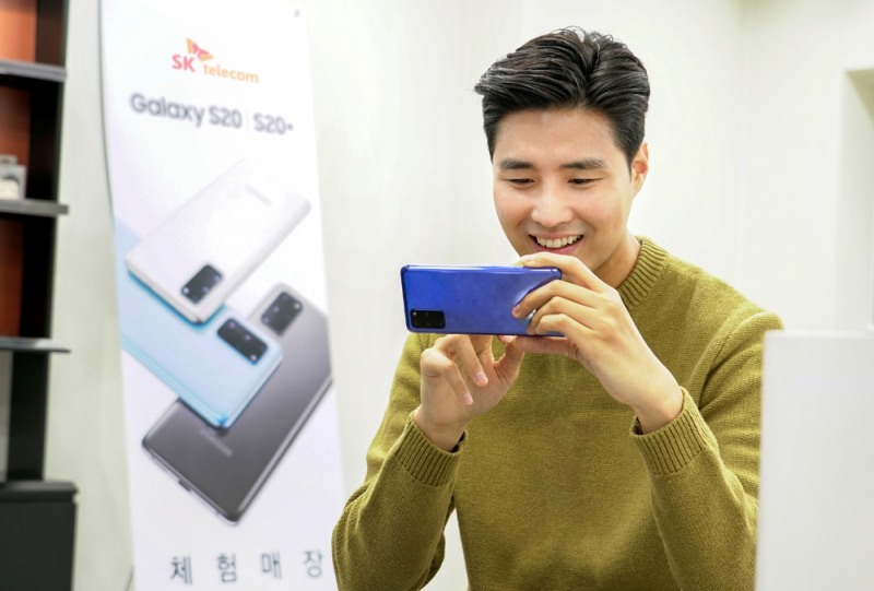 SKT, 갤럭시S20 개통 시작... "갤S20 플러스 최애 컬러는 아우라 블루"