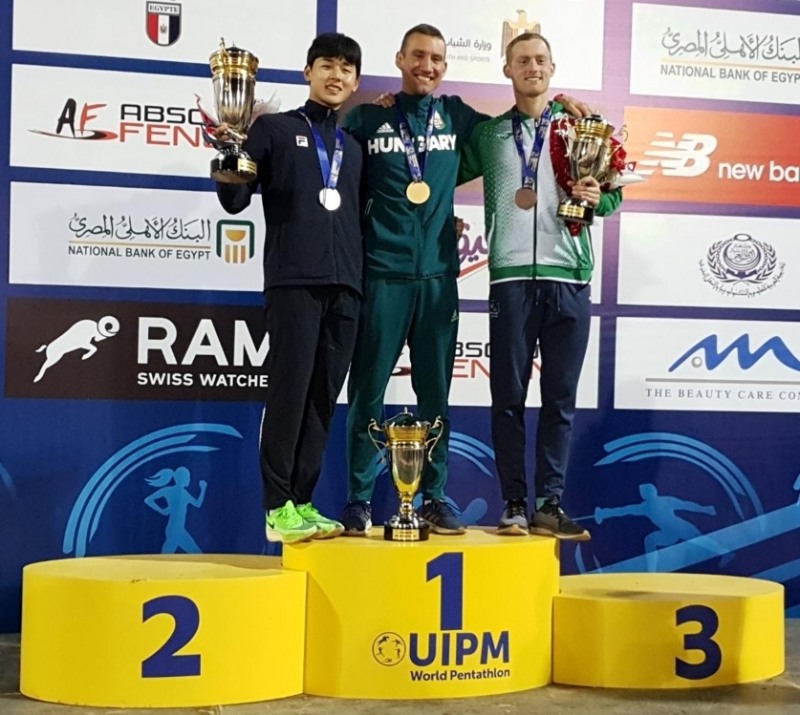 우리나라 근대5종의 간판 전웅태(왼쪽)가 올해 첫 월드컵대회에서 은메달을 따내 사상 첫 올림픽 메달의 가능성을 높였다. <사진 대한근대5종연맹 >