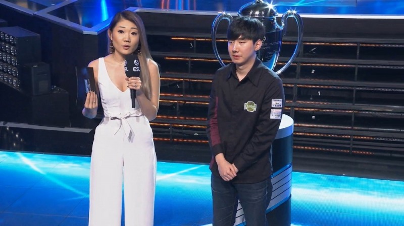 우승자 인터뷰에 임하고 있는 진에어 그린윙스 이병렬(오른쪽, 사진=생중계 화면 캡처).