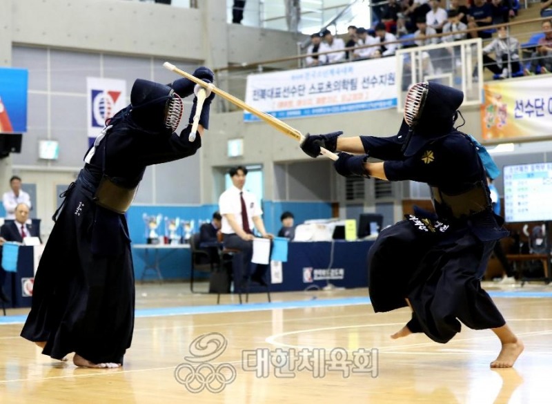 대한체육회는 코로나19가 전국적으로 확산함에 따라 생활대축전과 소년체전을 잠정 연기했다. 사진은 지난해 소년체전 검도 경기 모습<사진 대한체육회>