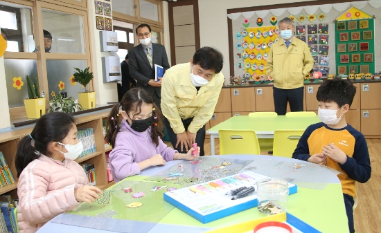 장석웅 전남교육감, 코로나19 대응 교육현장 점검..."긴급 돌봄 만전” 당부