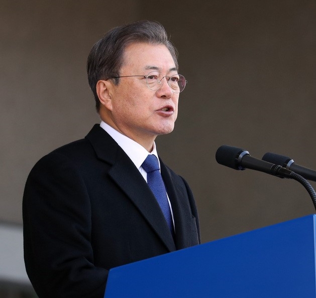 문재인 대통령이 4일 충북 청주시 공군사관학교에서 열린 제68기 졸업 및 임관식에 참석해 축사를 하고 있다.