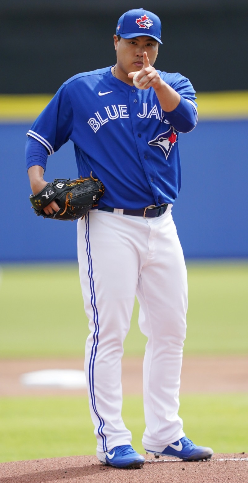 류현진이 5일(한국시간) 시범경기 대신 자체 청백전에 등판해 3.2이닝 7탈삼진 3안타 1실점했다.<사진 연합뉴스 자료사진>