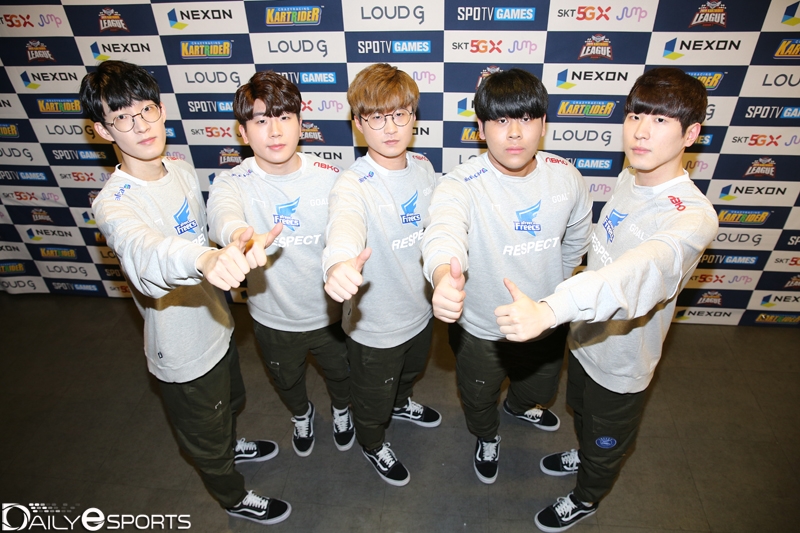 팀워크가 점점 나아지고 있는 아프리카 프릭스.