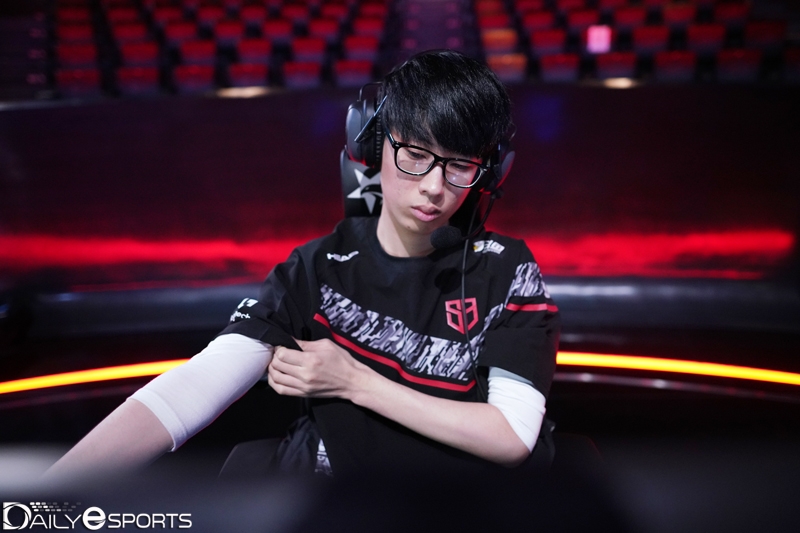 2라운드에서는 팔을 더 걷어붙이고 나서야 할 미드 라이너 '도브' 김재연.