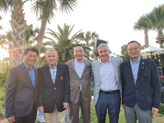 KPGA 최경주 부회장, PGA투어 팀 핀첨 전 커미셔너, 구자철 회장, PGA투어 제이 모나한. 사진=KPGA