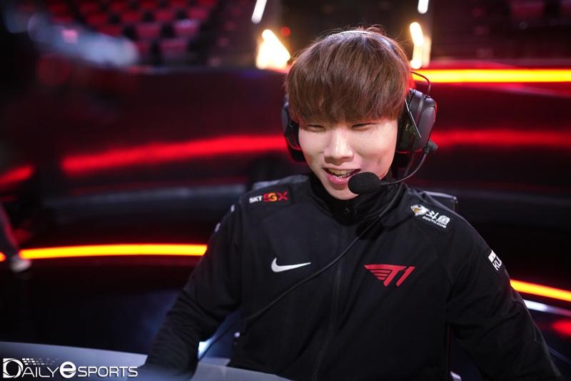 톱 라이너 '칸나' 김창동.