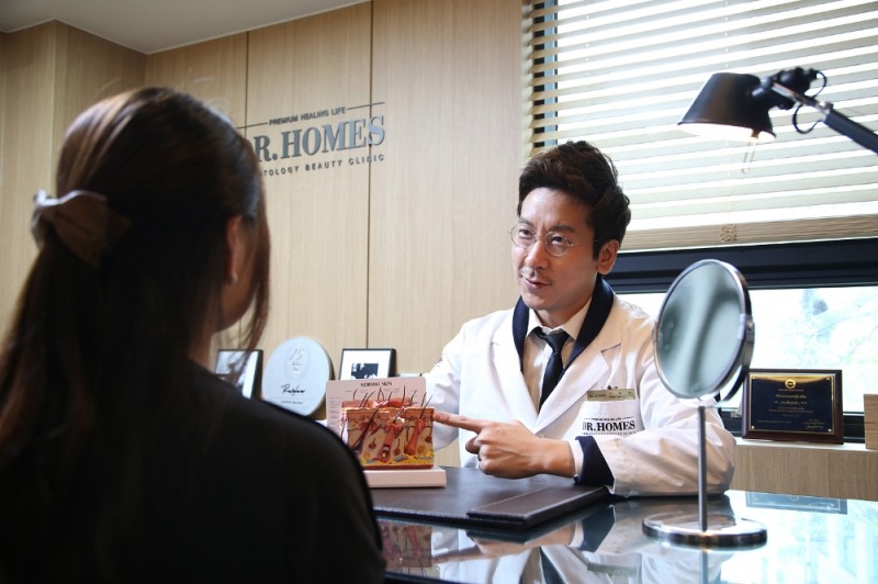 닥터홈즈의원 이혁진원장
