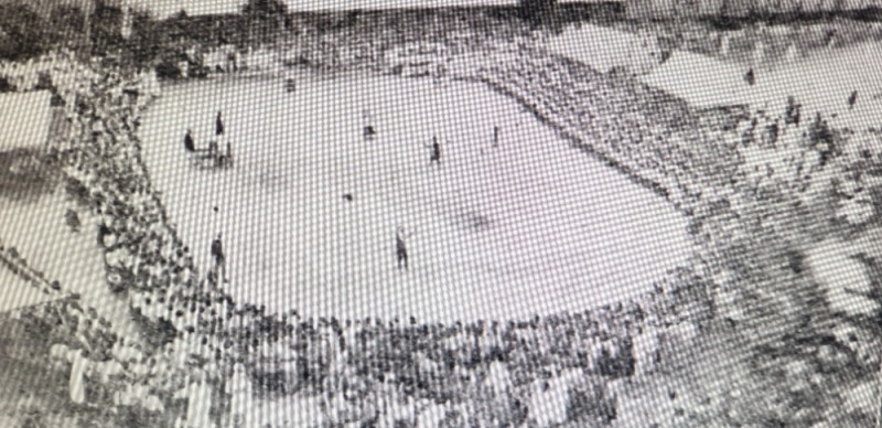 동아일보에서 1923년에 우리나라 첫 여성 엘리트 체육대회로 창설한 제1회 전조선여자정구대회 경기 모습〈동아일보에서 캡쳐〉