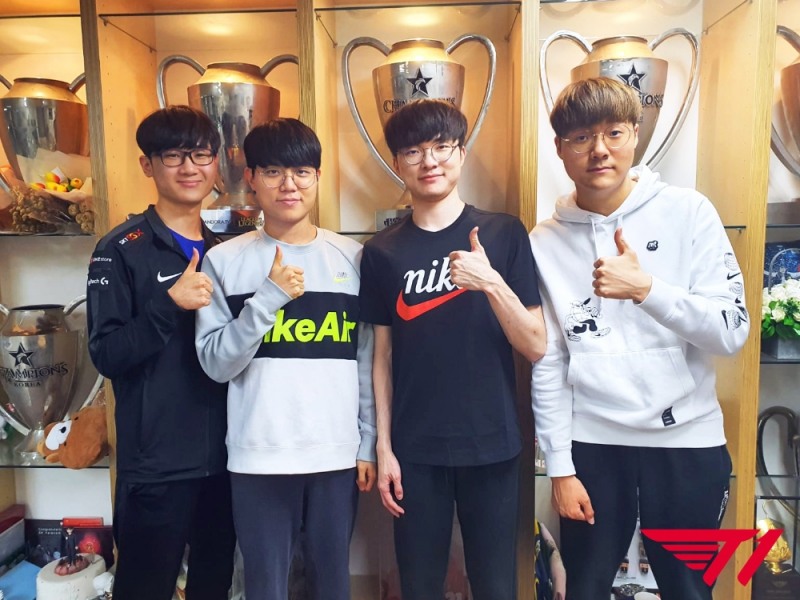 릴레이 기부 스트리밍으로 코로나19 기부에 나선 T1 LoL 팀(사진=T1 제공).