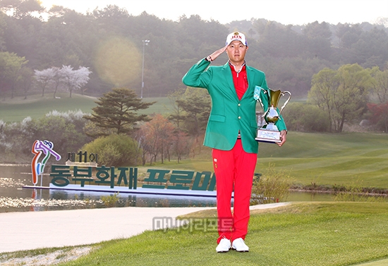 2015년 허인회의 거수경례 세레머니 -사진 KPGA