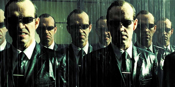 영화 '매트릭스'의 악당 스미스 요원.