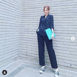 서현, 올 블랙 수트로 완성한 시크美