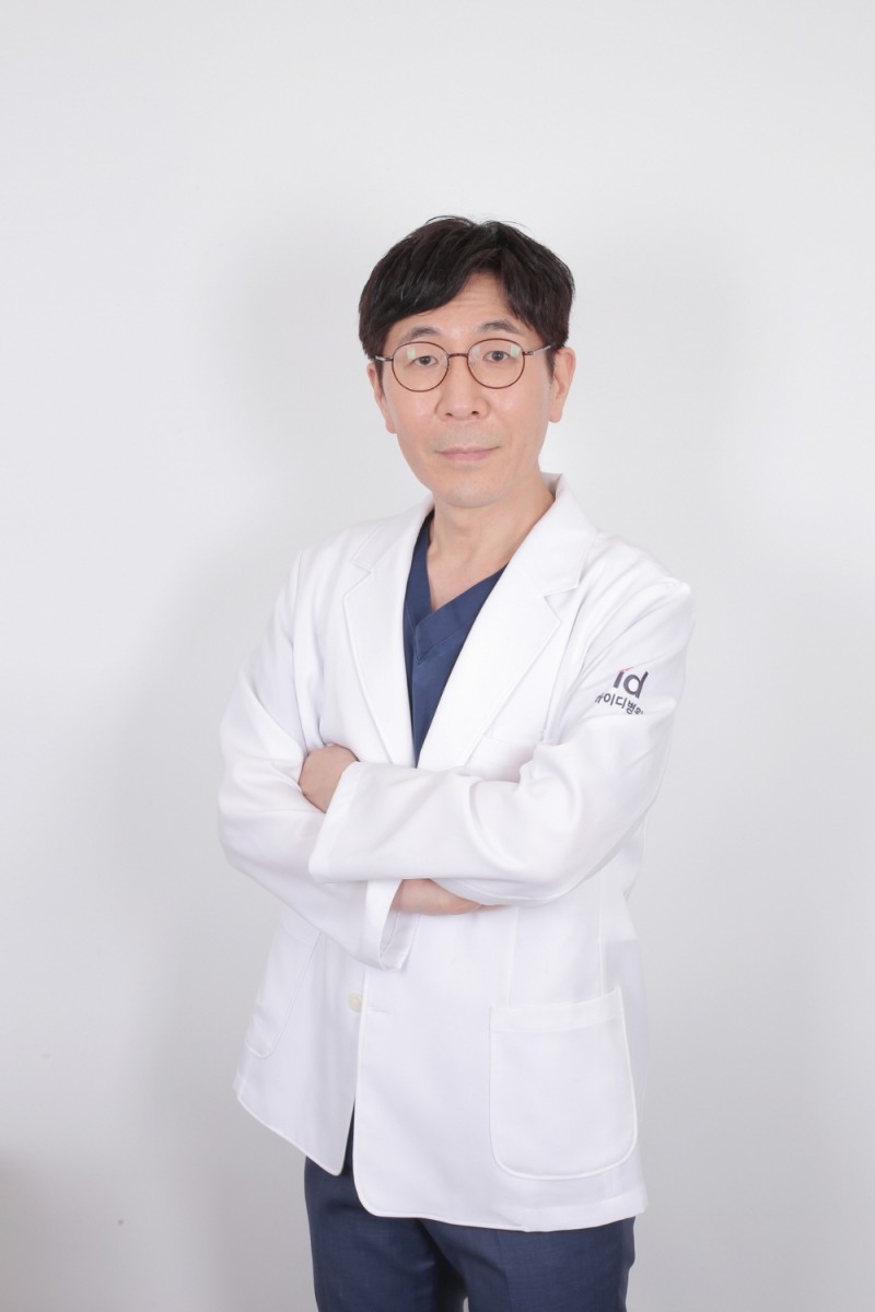 아이디병원 장우석 원장(성형외과 전문의)