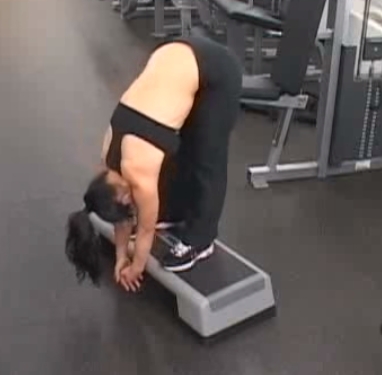 깍지끼고 상체 구부리기