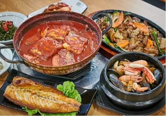 성산일출봉 인근 맛집 ‘기똥차네’, 여행객에게 제주 현지 갈치조림 선보여
