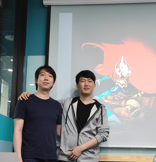 울트라마린소프트 박유일 대표(오른쪽)와 신동재 프로그래머.