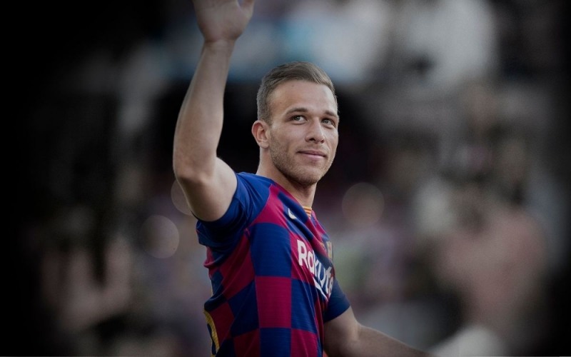 FC 바르셀로나의 11명 이적 명단에 오른 아르투르 멜루.