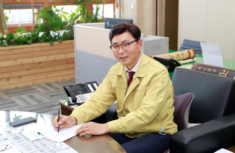 보성군 정부긴급재난 지원금 11일부터 신청. 김철우 보성군수/사진=보성군