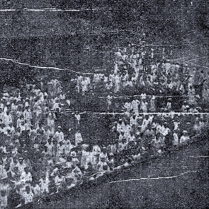 1921년 운동장 소란에 덩달아 관중들까지 흥분해 사고가 더 커지는 사태가 발생했다. 사진은 1921년 축구대회 소란으로 흥분한 관중들 모습