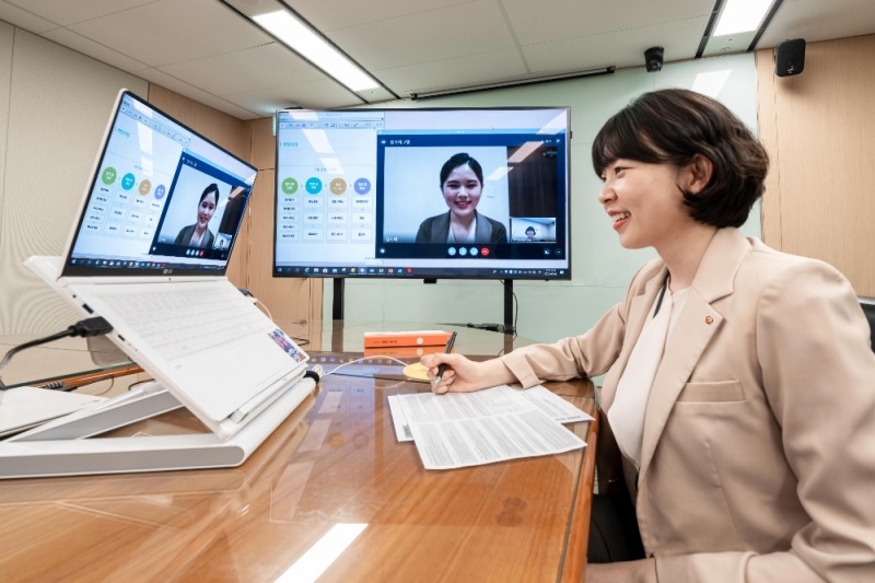 화상 비대면 서비스교육 장면. 사진=한화호텔앤리조트