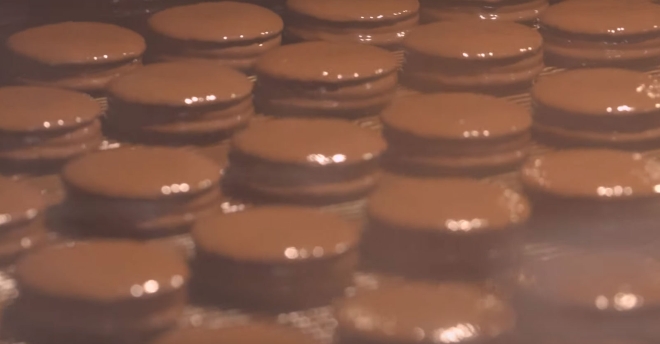 오리온, 46살 된 초코파이 제작과정 유튜브로 공개