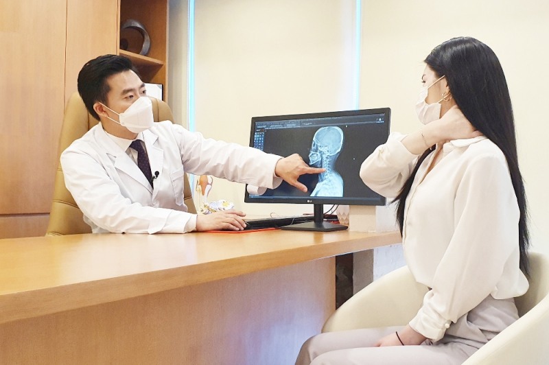 “코로나 집콕에 만성통증 참는 환자 늘었어요”