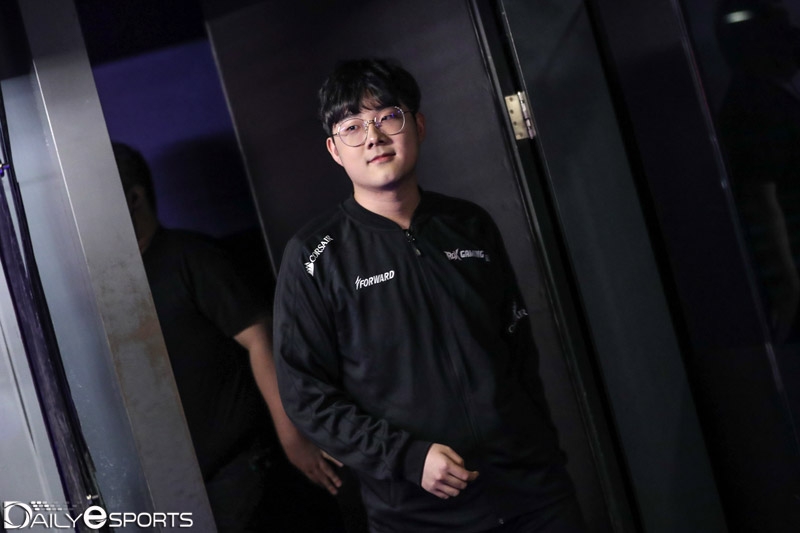 락스 송용준.
