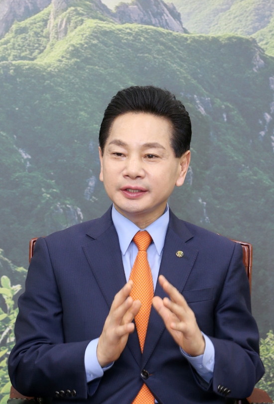 ‘민선7기 기초단체장 공약이행 및 정보공개 평가’에서 최고등급(SA)에 선정된 전동평 영암군수/사진=영암군