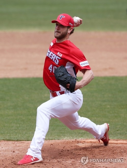 시즌 개막과 함께 2연패로 시작해 불안감을 안겨주었던 KIA 가뇽은 어느새 18이닝 무실점, 탈삼진 31개의 무서운 기세로 KIA의 새 주축 투수로 자리를 잡았다.