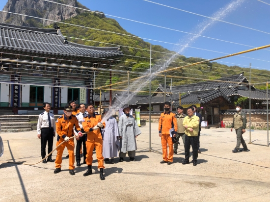 전남소방본부는‘코로나19’로 연기된 ‘부처님 오신 날’봉축행사를 맞아 오는 29일부터 31일까지 화재예방을 위한 특별경계근무에 돌입한다/사진=전남도청
