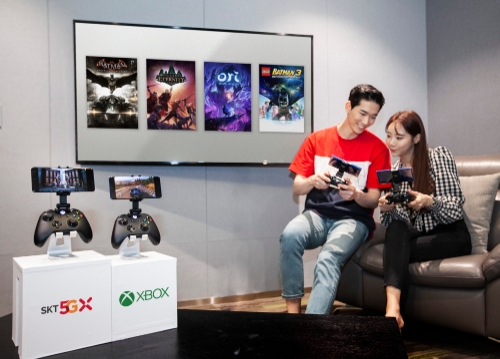 SK텔레콤은 마이크로소프트(MS)와 공동으로 운영하는 클라우드 게임 시범 서비스인 ‘프로젝트 엑스클라우드’에서 제공하는 게임에 ‘오리와 도깨비불’ 등 4종의 타이틀이 추가돼 총 100종의 게임을 시범 서비스를 통해 제공한다고 28일 밝혔다. / 사진제공 = SK텔레콤