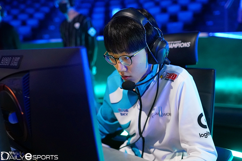 담원 게이밍의 톱 라이너 '너구리' 장하권.