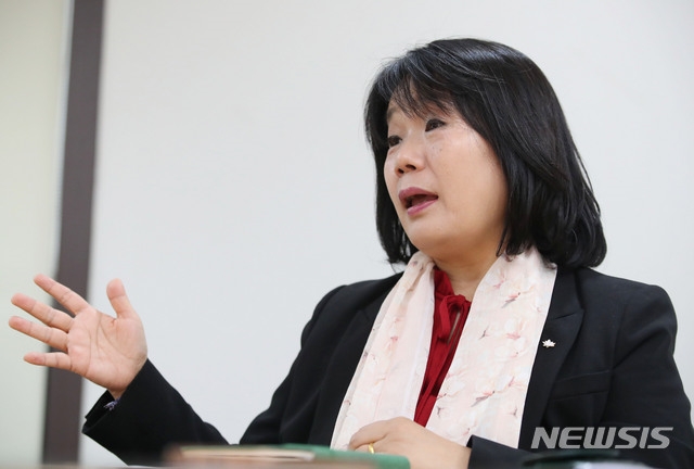 윤미향 더불어시민당 비례대표 후보가 지난 3월 31일 서울 여의도 더불어시민당 당사에서 뉴시스와 인터뷰를 하고 있다