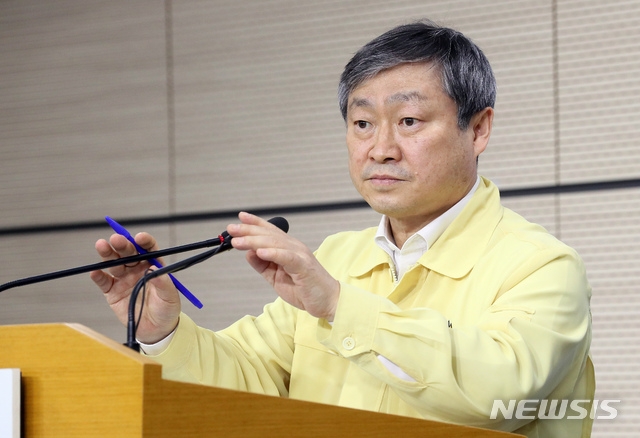 정부, 수도권 고교 3분의2 · 유치원과 초·중은 3분의1 이하만 등교 지침