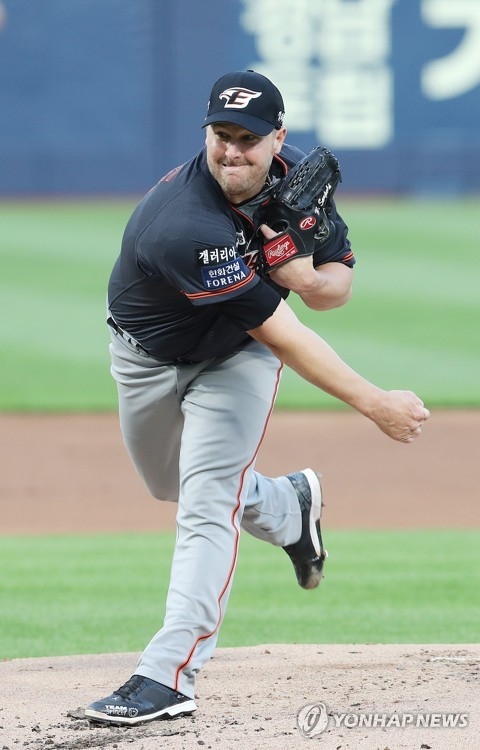 한화의 에이스 서폴드는 지난해부터 17게임 연속 퀄리티스타트를 이어가고 있으나 타선의 도움을 받지 못해 승수 챙기기가 여전히 어렵기만 하다.