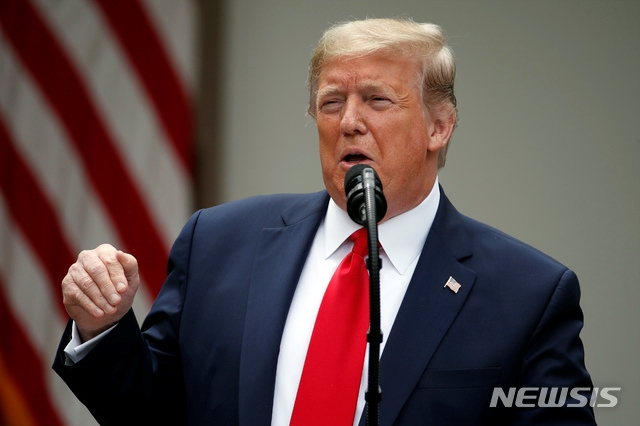 29일(현지시각) 미국 워싱턴 백악관 로즈가든에서 기자회견을 열고 있는 도널드 트럼프 미국 대통령의 모습.