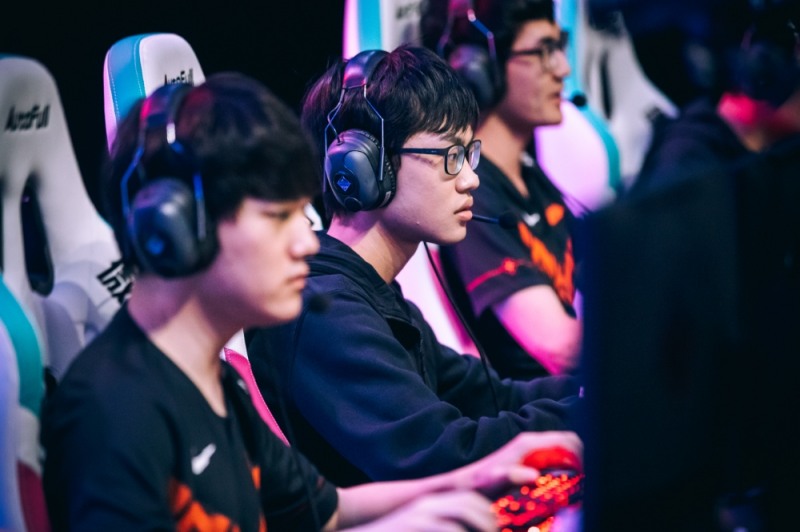 톱 e스포츠의 미드 라이너 'knight' 주오딩(사진=라이엇 게임즈 제공).