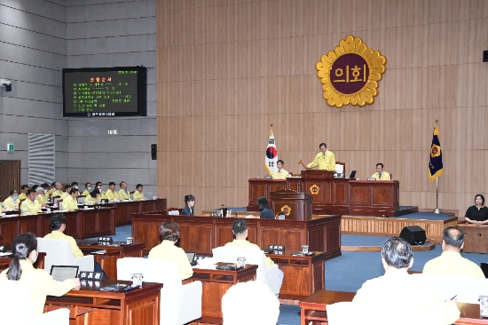 광주광역시의회(의장 김동찬)는1일 오전10시 시의회 4층 본회의장에서 제290회 제1차 정례회를 개회 했다./사진=광주시의회