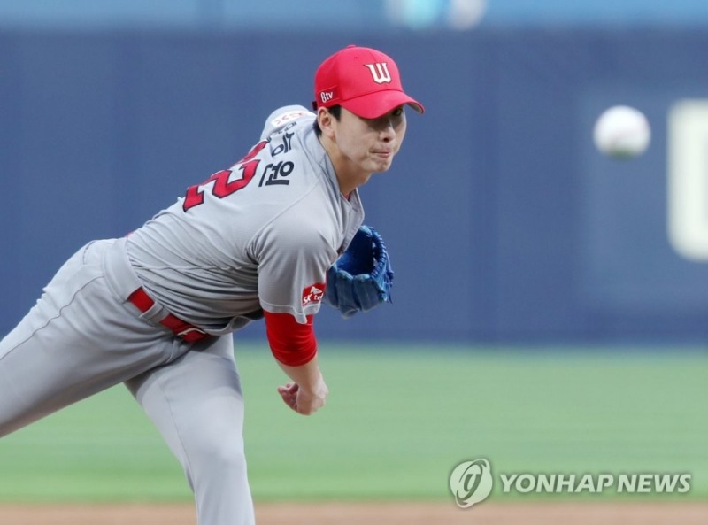 6이닝 1실점으로 시즌 첫 승을 따낸 SK 문승원.