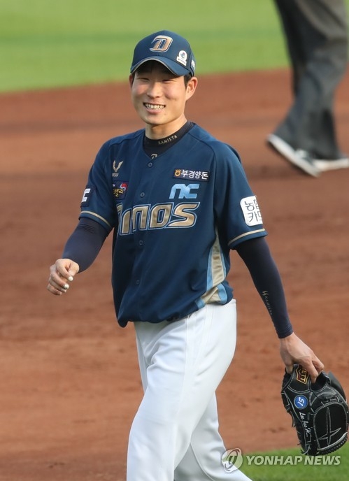 NC 이재학이 한화전 12연승으로 올시즌 3승째를 올렸다.