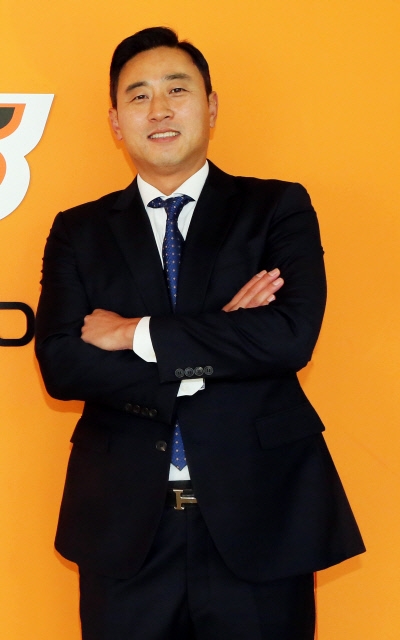 한화는 8일 한용덕 감독 사퇴에 따라 최원호 퓨처스 감독을 감독대행으로 선임했다