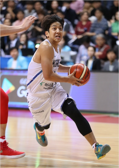 국가대표 주전으로 활약한 허훈.