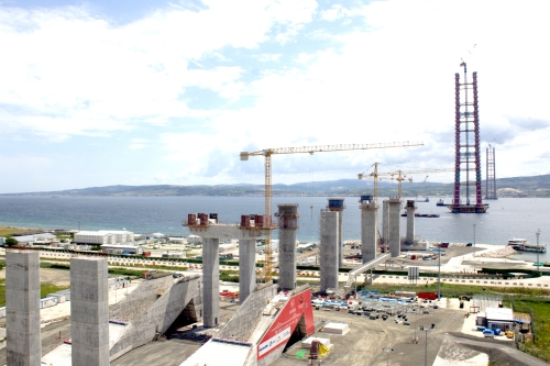 대림산업과 SK건설이 건설한 터키 차나칼레 대교 주탑/ 사진 제공 = 대림산업