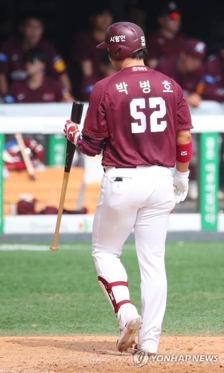 키움 박병호의 타격 부진이 길어지고 있다. 홈런도 제대로 나오지 않고 있는데다 삼진은 역대 최다를 기록할 전망이다.