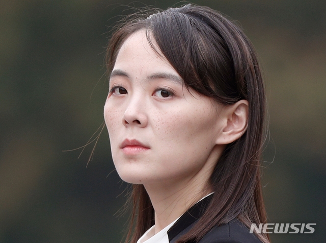 김여정 북한 노동당 제1부부장이 4일 탈북민들의 대북 전단 살포에 강력히 반발하며 "남측이 이를 방치하면 남북 군사합의 파기까지 각오해야 할 것"이라고 경고했다.