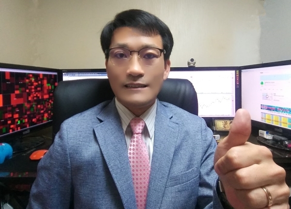 스탁박사 김종호 대표, 해외선물 변곡매매 리딩 방송 진행