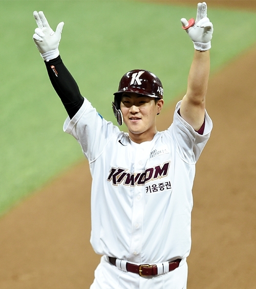 키움의 백업포수 주효상이 KBO 리그 사상 최초로 2게임 연속 끝내기 안타를 날려 팀을 3연승으로 이끌었다.