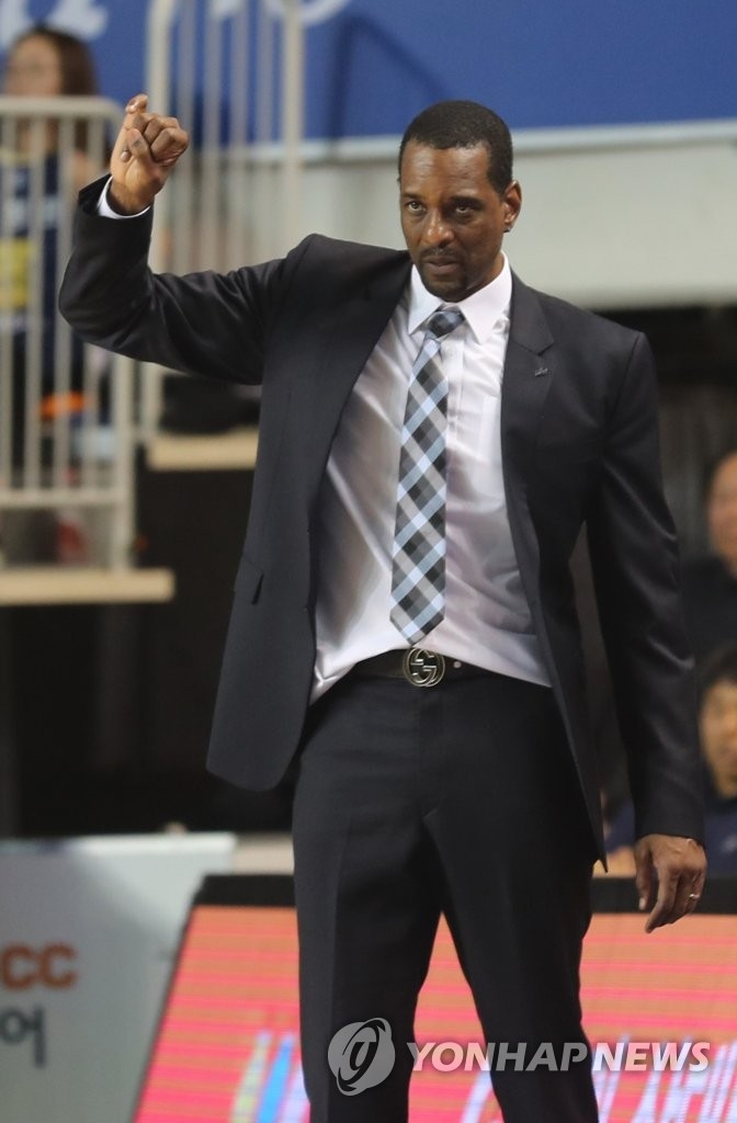 전 KCC 감독 스테이시 오그먼.